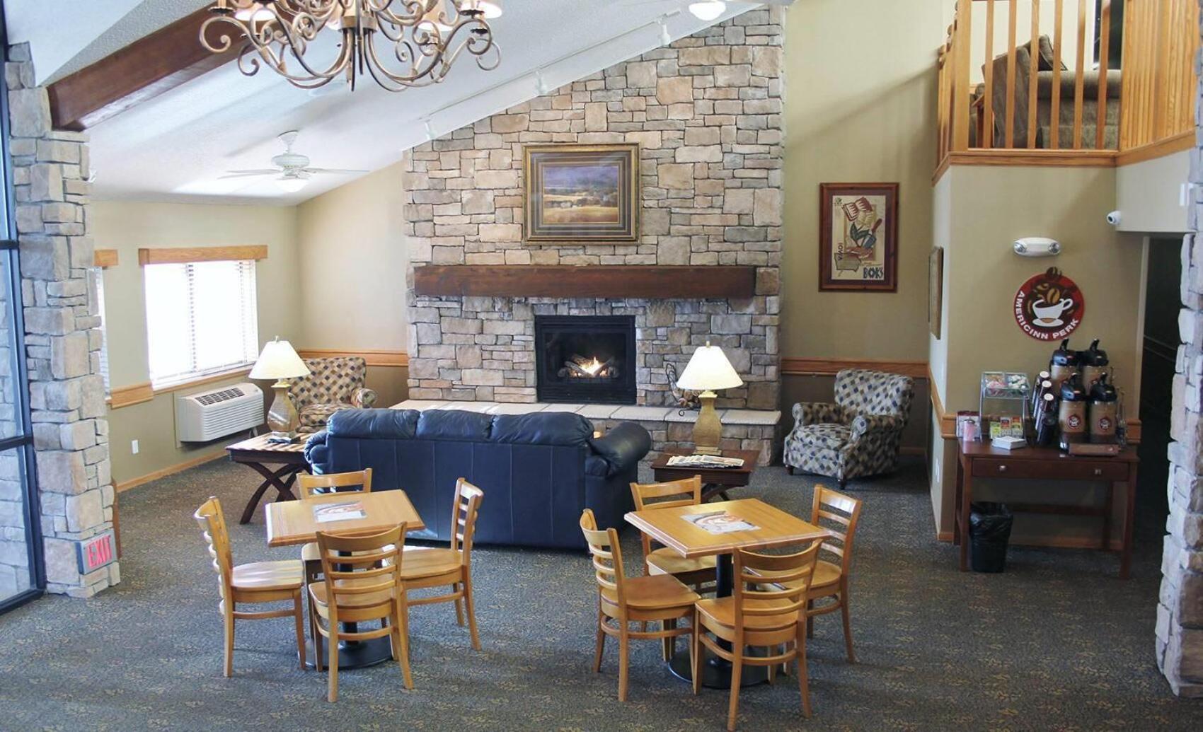 Americinn By Wyndham Cedar Rapids Airport Extérieur photo
