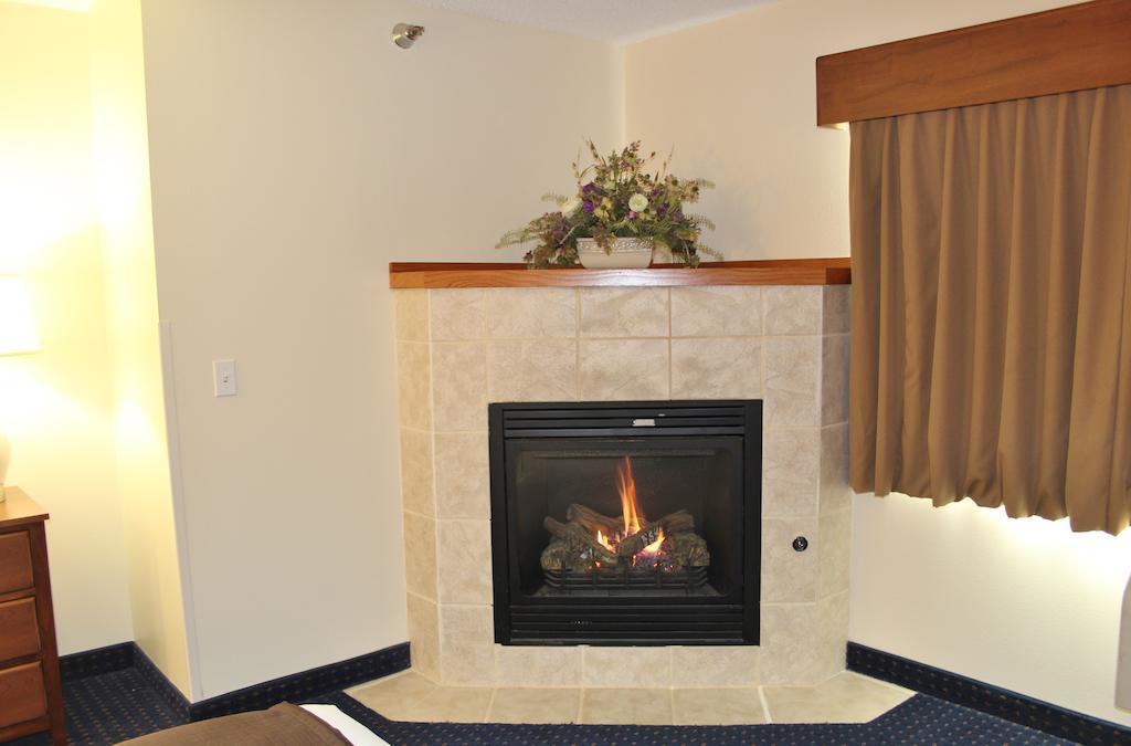 Americinn By Wyndham Cedar Rapids Airport Extérieur photo