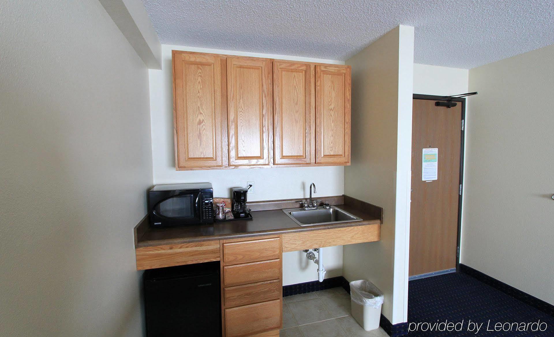Americinn By Wyndham Cedar Rapids Airport Extérieur photo