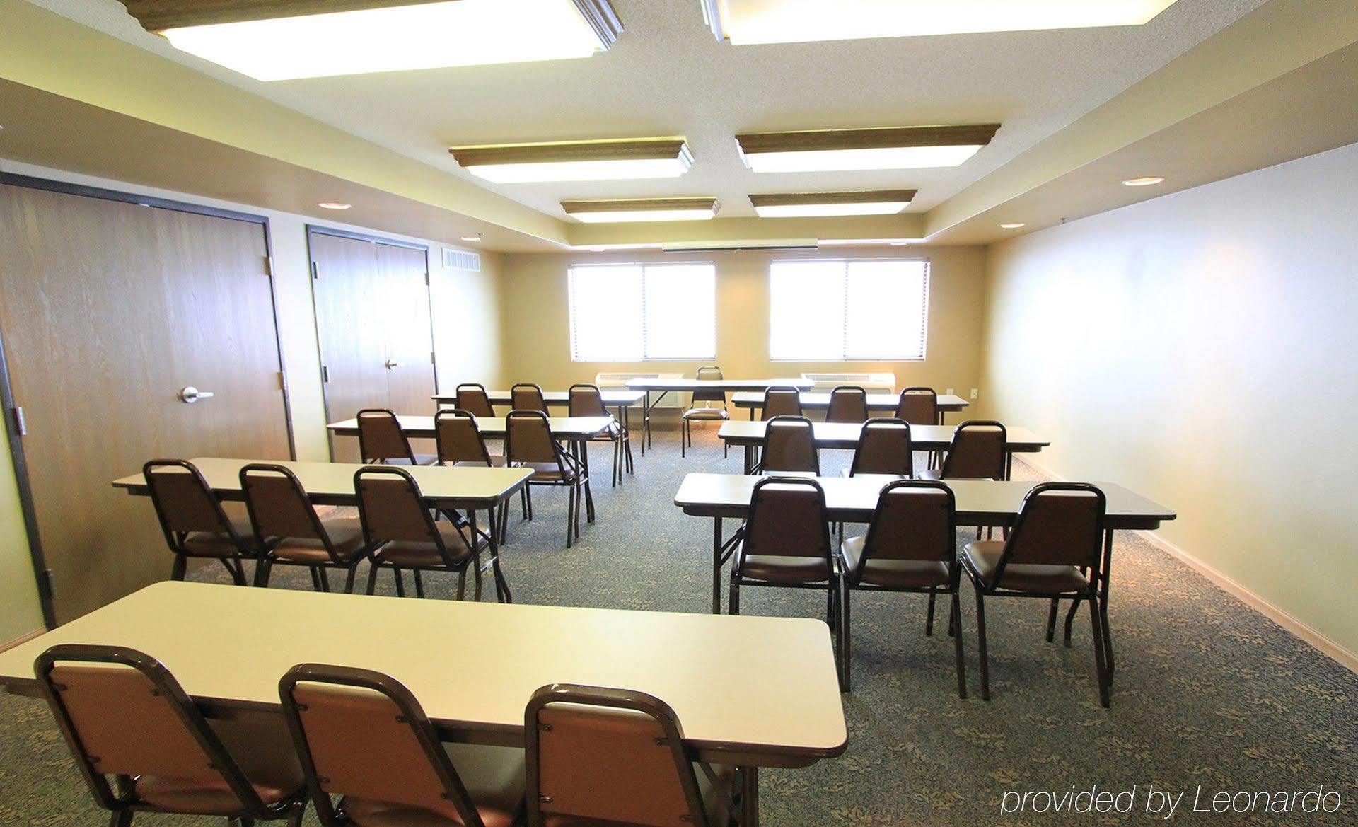 Americinn By Wyndham Cedar Rapids Airport Extérieur photo