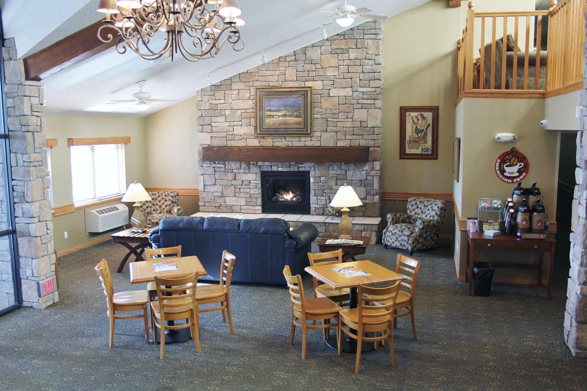 Americinn By Wyndham Cedar Rapids Airport Extérieur photo