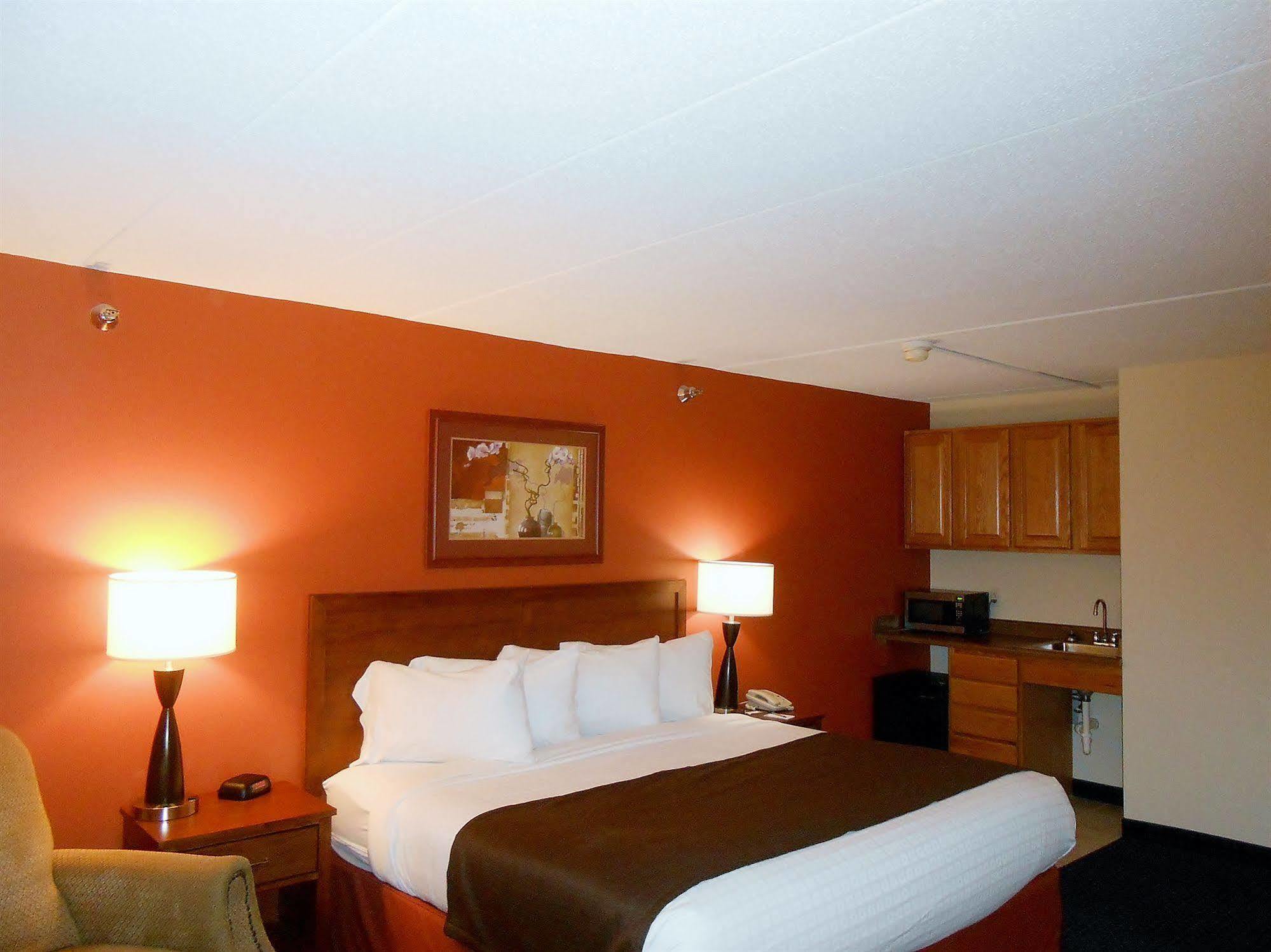 Americinn By Wyndham Cedar Rapids Airport Extérieur photo